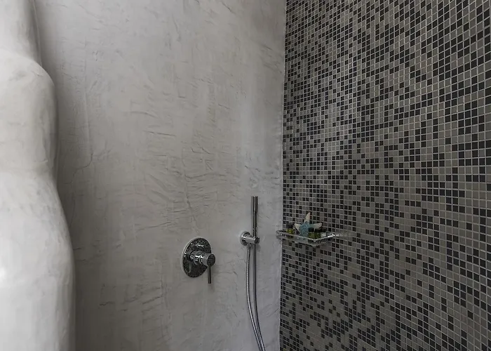 Ambition (adults Only) מלון